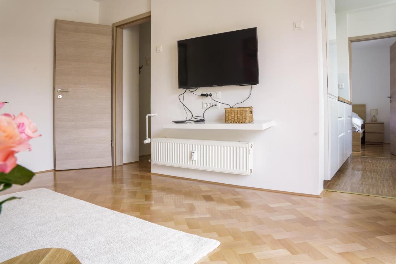 Bright Apartment Любляна Экстерьер фото
